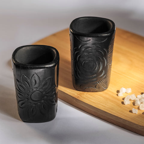 Vasos de chupito mexicanos de arcilla negra - Juego de 4 - 2 oz (redondos)